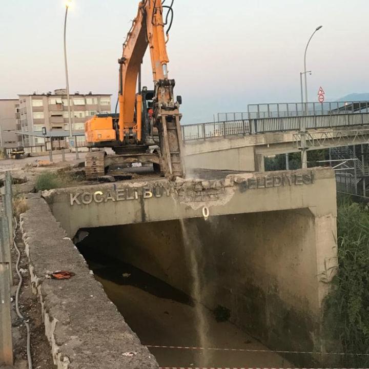 Kuruçeşme Tramvay Hattı Mevlâna Kavşağı Altgeçit Yapım İşi